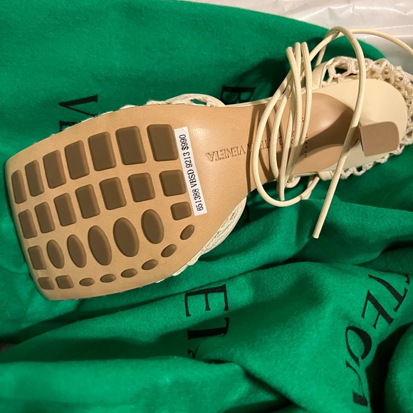 BOTTEGA VENETA Stretch Lace-Up Sandal in Toile - NEVER WORN - Picture 9 of 12